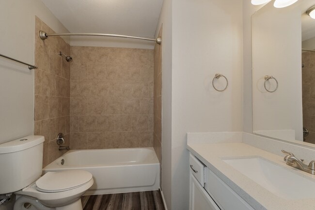 Building Photo - 6915 Eagle Ridge Dr
