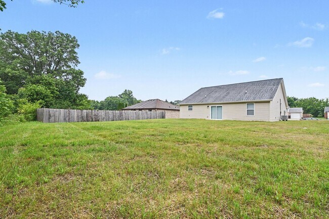 Building Photo - 2056 Thimble Creek Dr