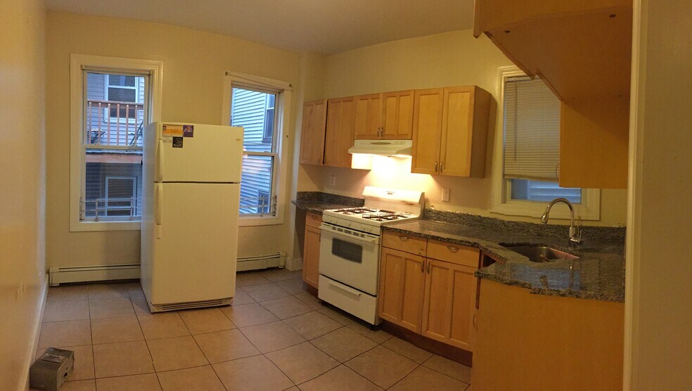 Building Photo - 75 Heath St