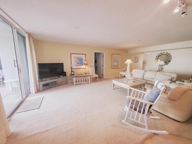 Building Photo - 3740 Ocean Beach Blvd