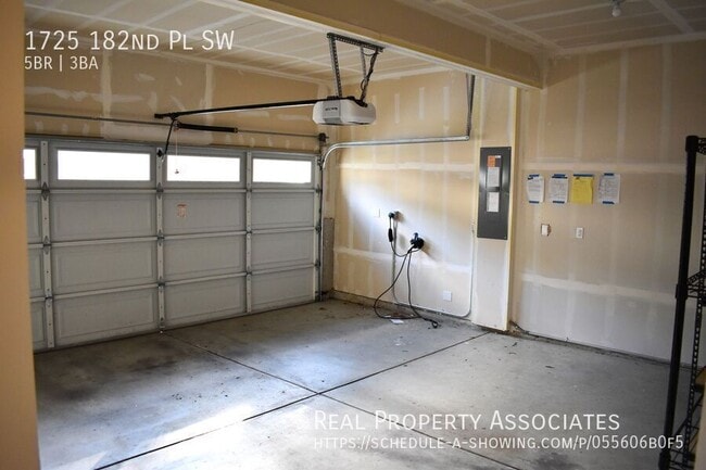 Building Photo - 1725 182nd Pl SW