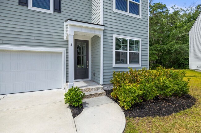 Building Photo - 4 Bedrooms Plus an Office on Cul De Sac