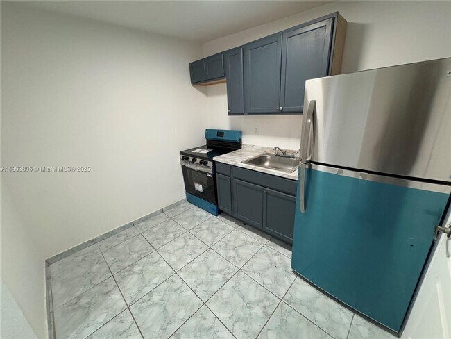Building Photo - 2148 NW 18th Terrace