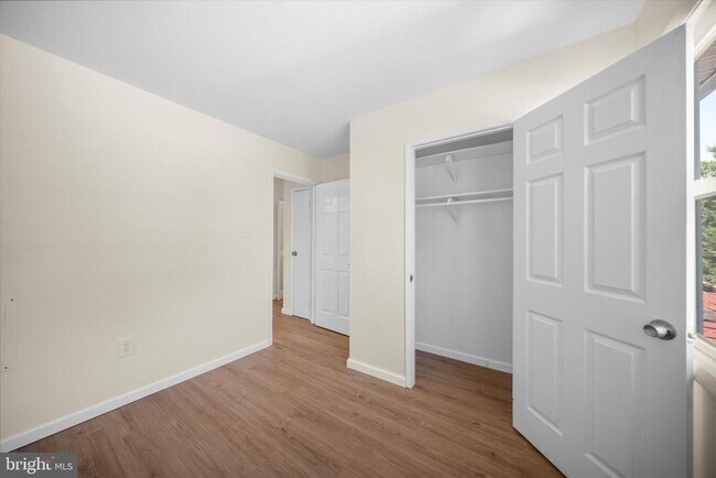 Building Photo - 14797 Tamarack Pl