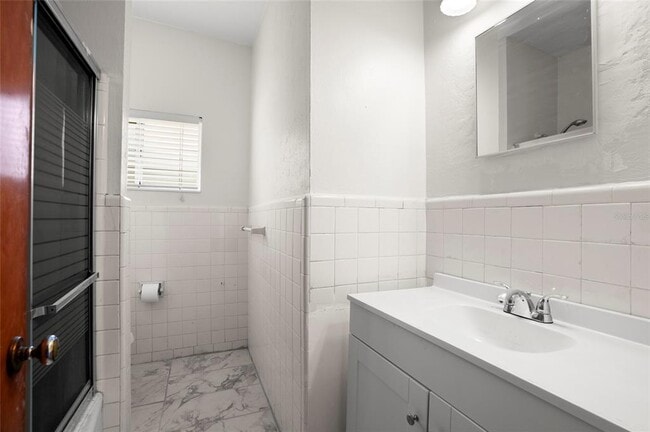 Building Photo - 512 Langford Cir