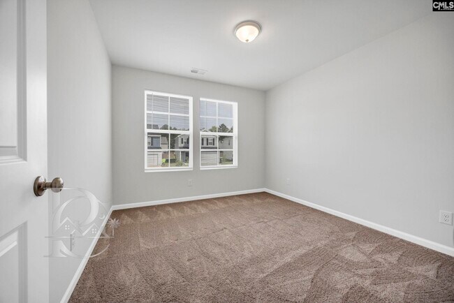 Building Photo - 2058 Mapleton Dr
