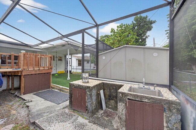 Building Photo - 6219 SW 20th Ct