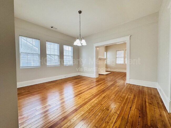 Building Photo - 365 Inman St SW