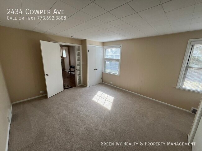 Building Photo - 2434 Cowper Ave
