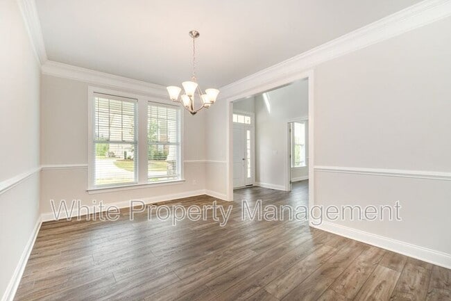 Building Photo - 209 Forsythia Ln