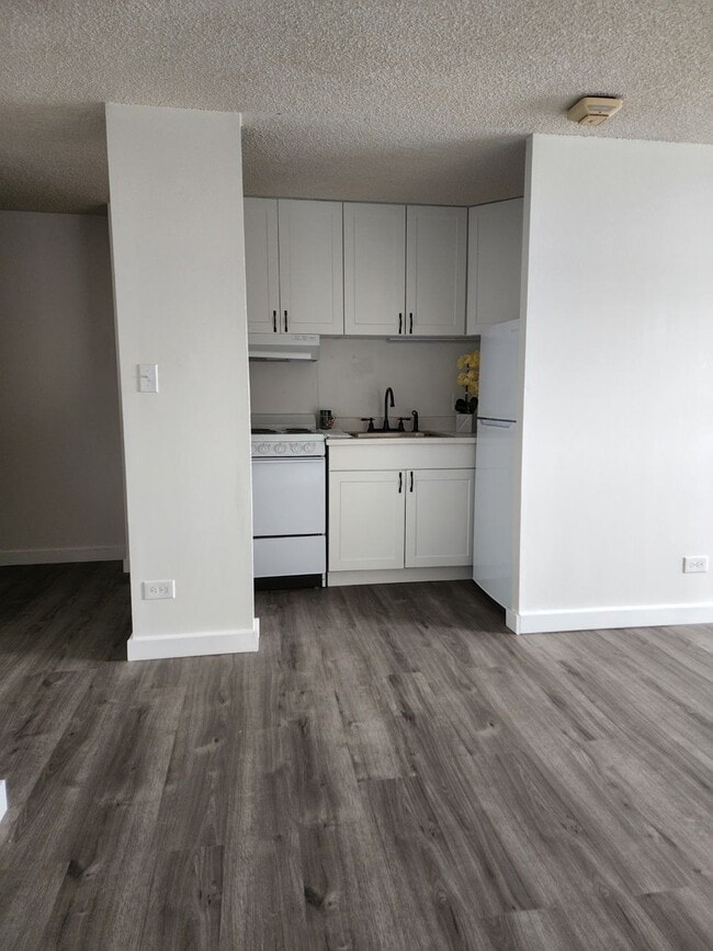 Building Photo - 98-288 Kaonohi St