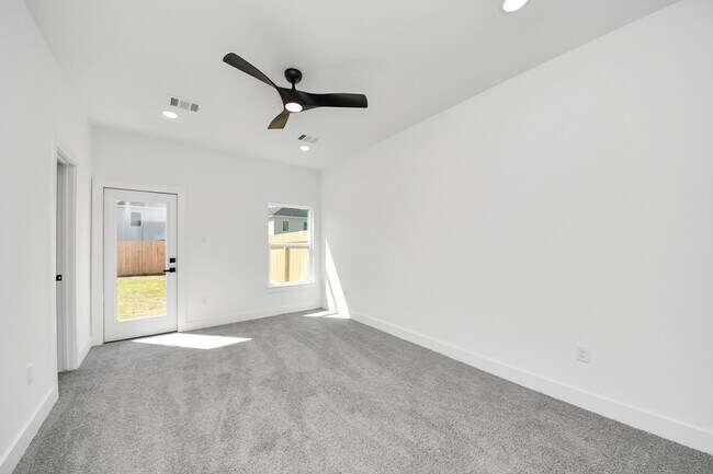 Building Photo - 8106 Locksley Rd