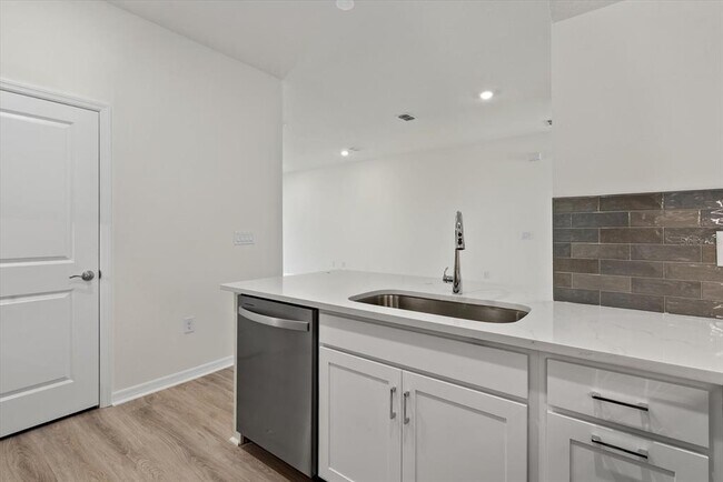 Building Photo - 7566 Sea Oak Ct