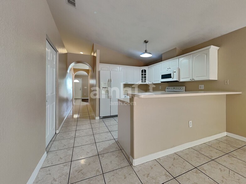 Building Photo - 5817 Mohr Loop