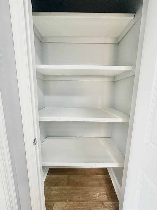 Building Photo - 130 Grant Ave