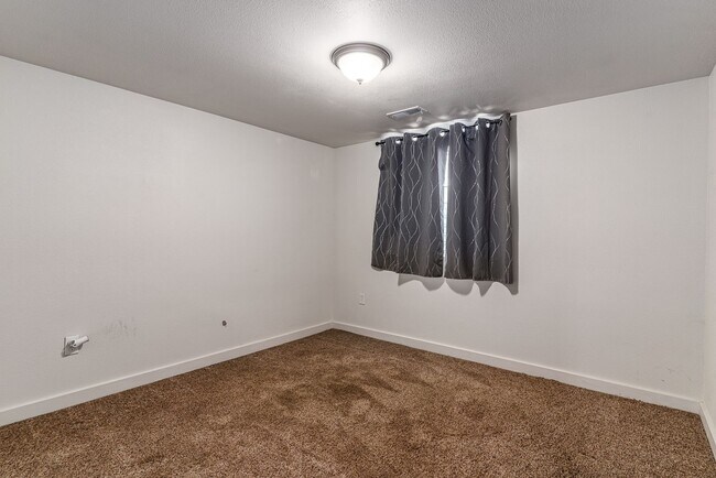 Building Photo - Charming 5-Bedroom South Hill Home Near Manito Park - NEW PRICE