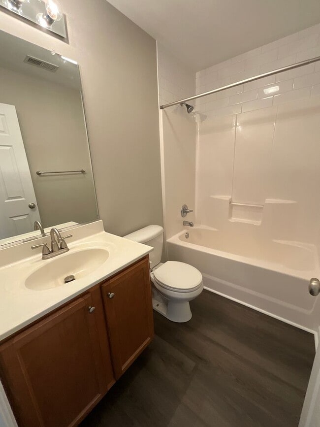 Building Photo - Charming One level 3/2 Home in Oakhurst in...