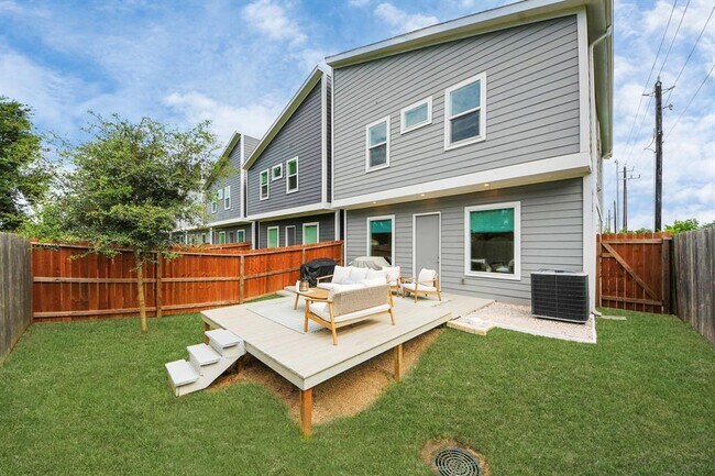 Building Photo - 9654 Habitat St