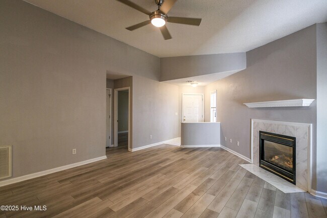 Building Photo - 2597 Thackery Rd