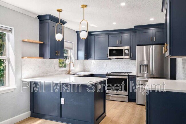 Building Photo - 707 Depugh St