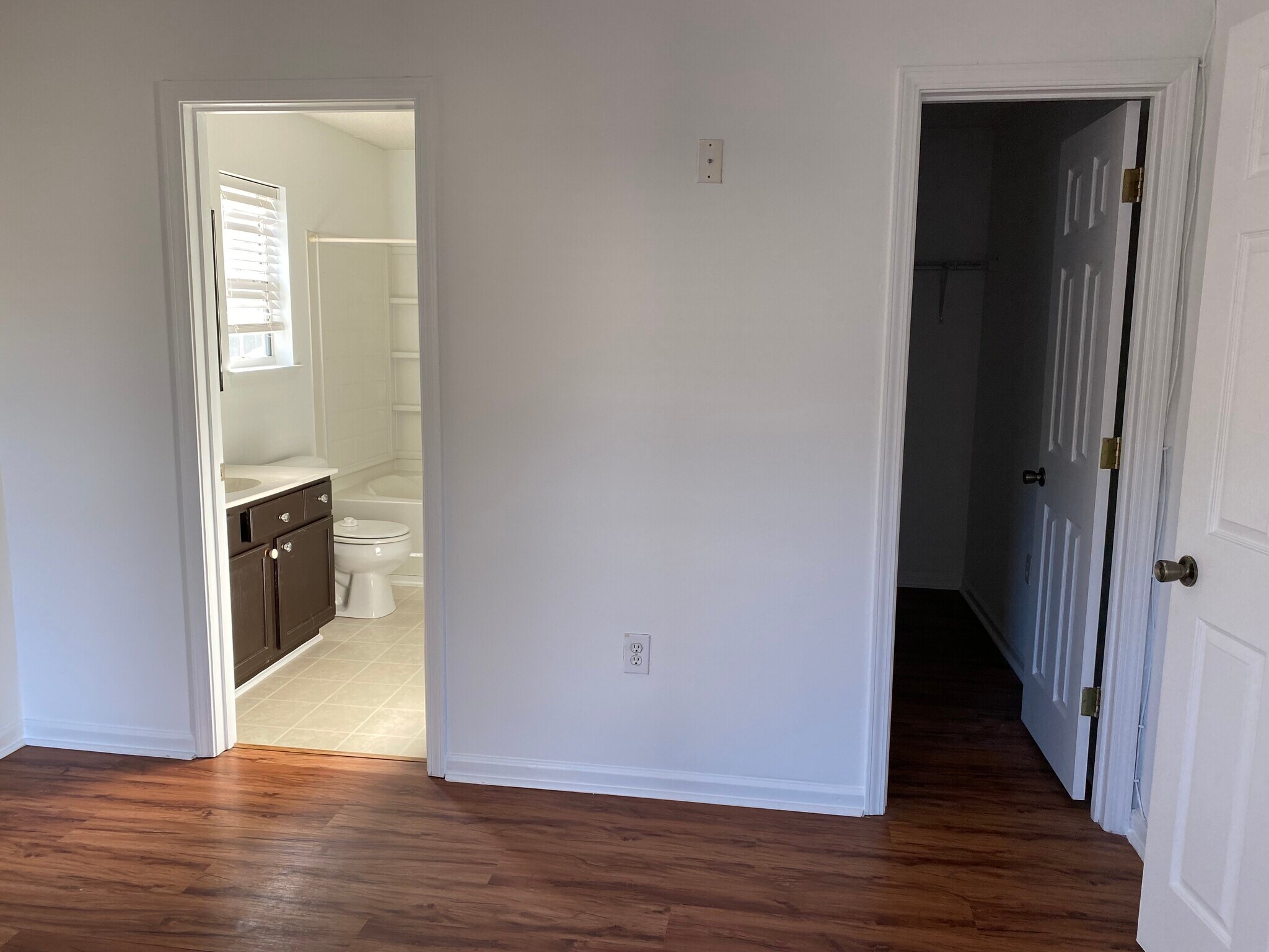 Building Photo - 5101 Thornton Dr