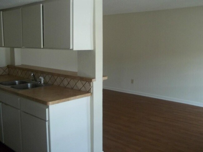 Building Photo - 4709 Harmon Ave