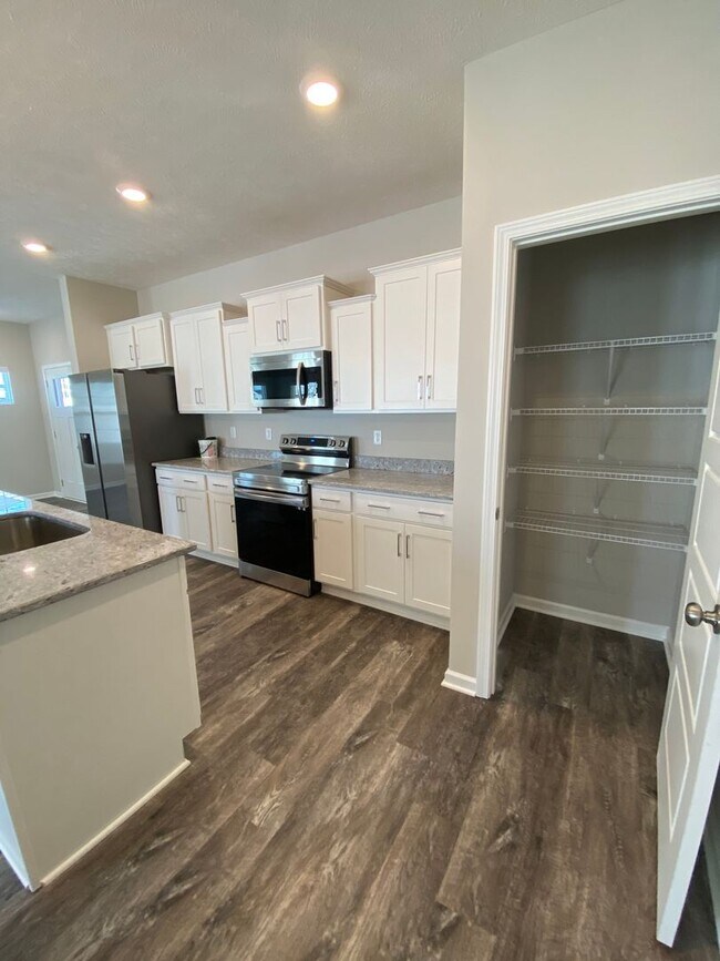 Building Photo - 1802 Streamsong Dr