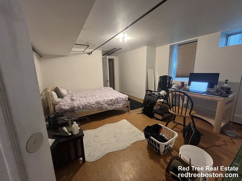 Building Photo - 17 Putnam Ave