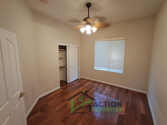 Building Photo - 400 Dumas Ct