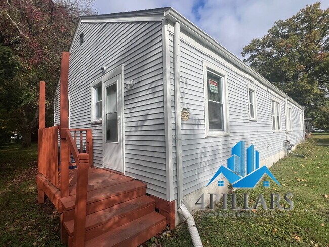 Building Photo - Charming 2 Bedroom Duplex in La Porte with Spacious Layout and Prime Location