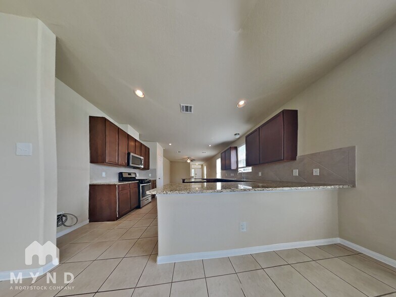 Building Photo - 24819 Alberti Sonata Dr