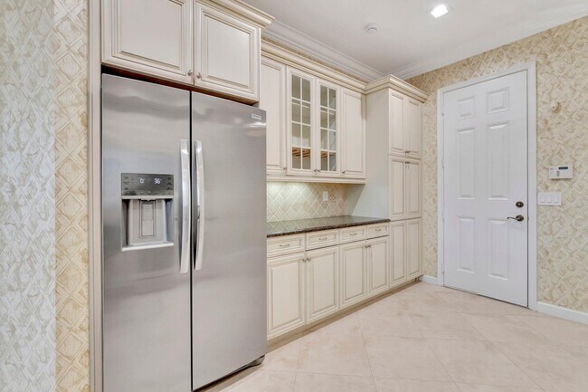 Building Photo - 100 W Prive Cir