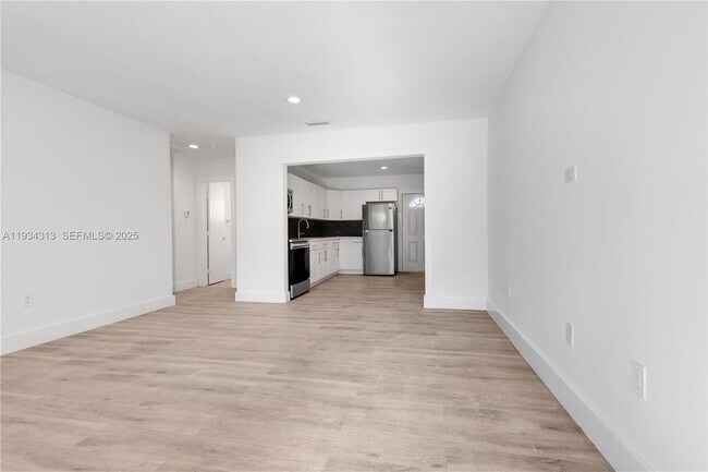 Building Photo - 2512 NE 182nd Terrace