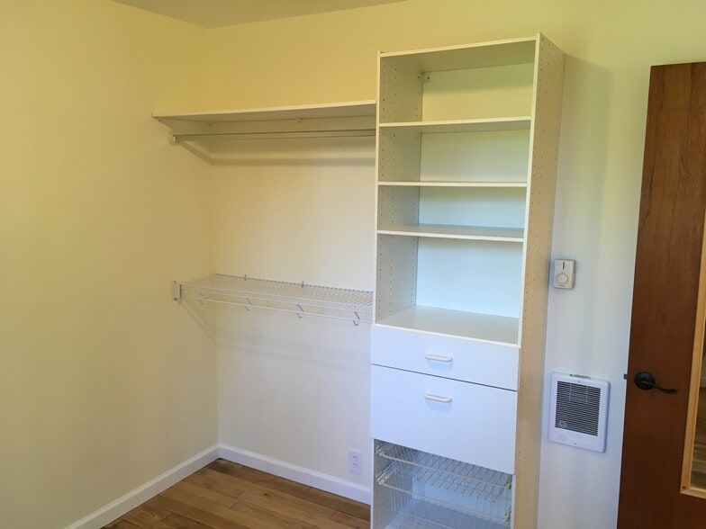 Back bedroom closet - 5007 SW Custer St