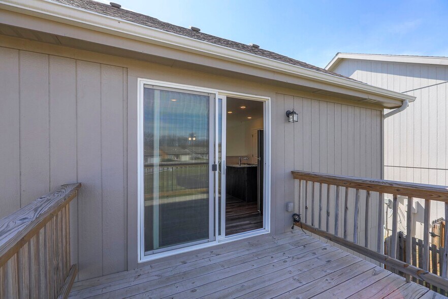 Building Photo - 707 Shane Ln