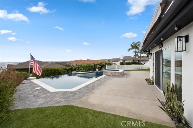 Building Photo - 946 Avenida Presidio