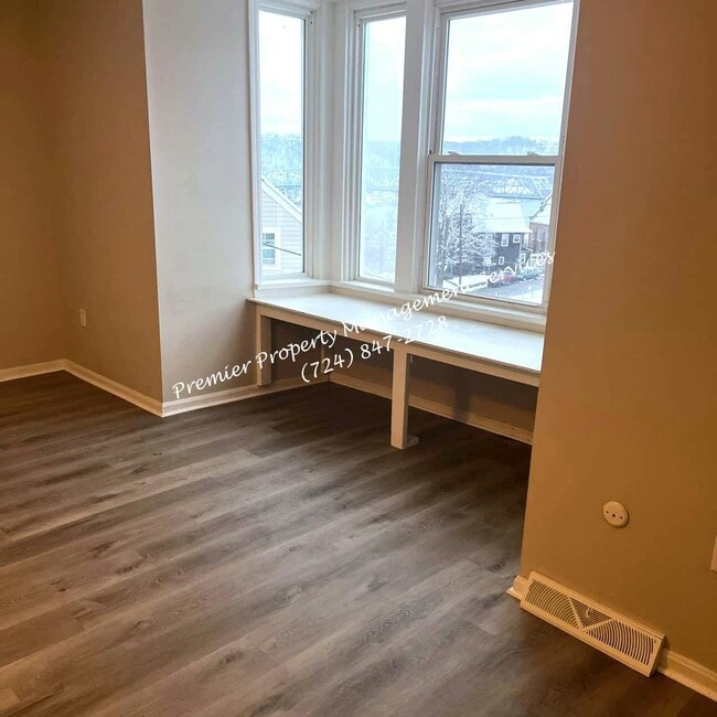 Building Photo - 401 Jackson St