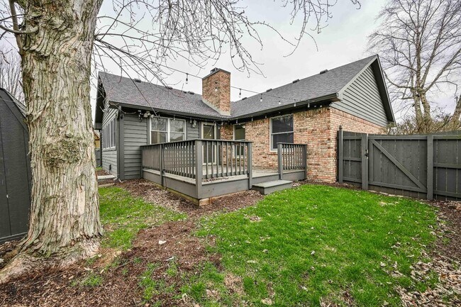 Building Photo - 1108 Redwood Dr