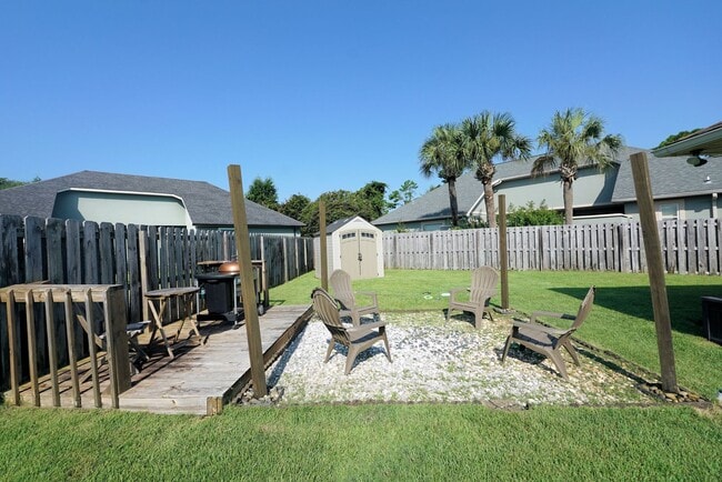 Building Photo - Charming 3-Bedroom Home in Peaceful Cul-de...