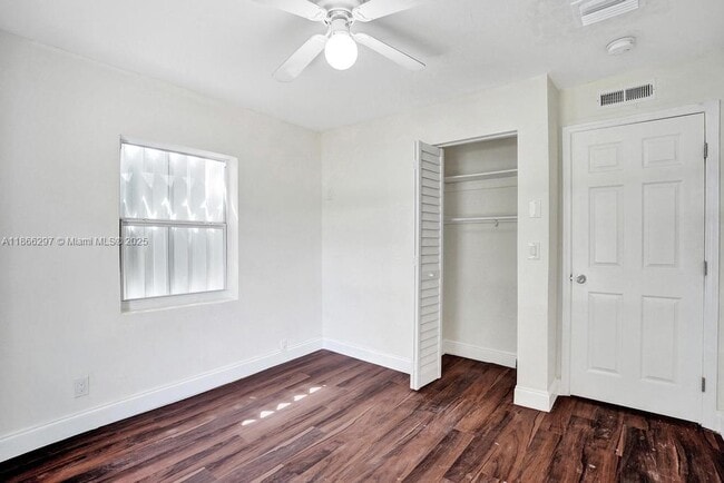 Building Photo - 3505 SW 12th Ct