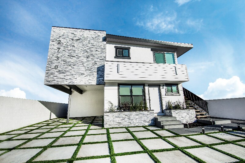 Building Photo - 2730 Raymond Ave