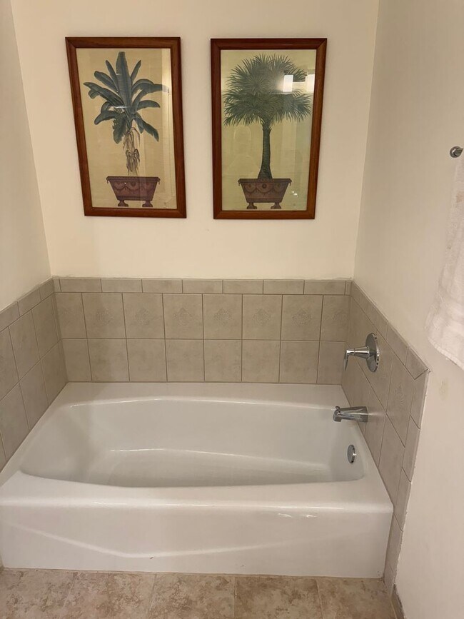 Building Photo - Luxurious Fully Furnished Long-Term Townhome Rental