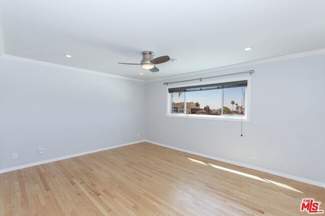 Building Photo - 1539 Laurel Ave