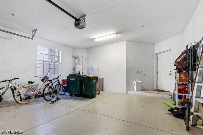 Building Photo - 9079 Cascada Way
