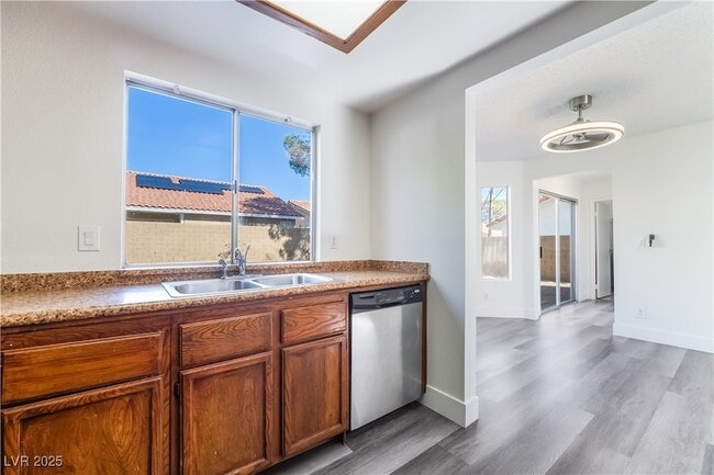 Building Photo - 8644 Trafalgar Dr