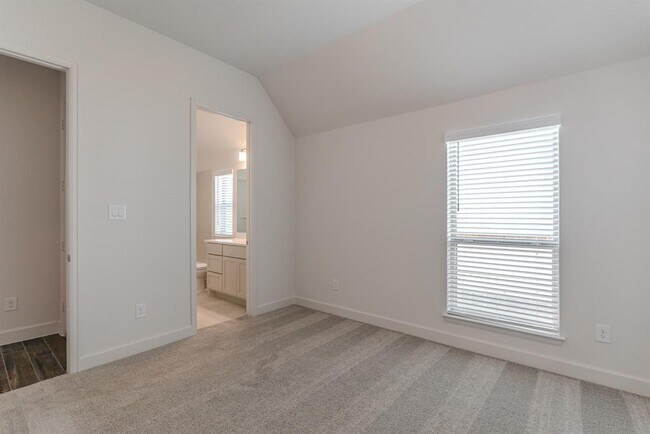 Building Photo - 15835 Wild Rose Bnd Dr