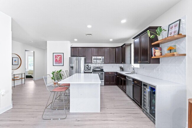 Building Photo - 9160 Wrangler Dr
