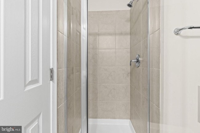 Building Photo - 7118 Rowlock Aly