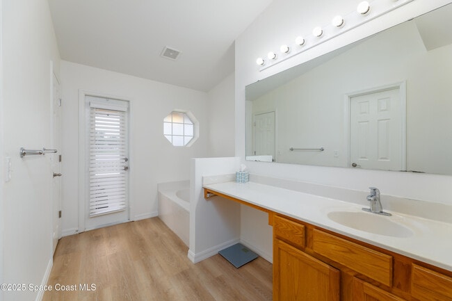 Building Photo - 4540 Bellaluna Dr