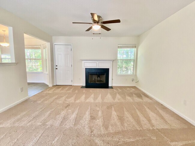 Building Photo - Douglasville Rental